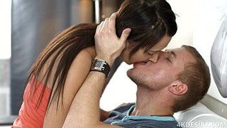 Худенькую тинку отдолбил ее бойфренд! - порно видео