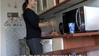 Чешской милфе платят за публичный секс - порно видео