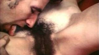 Глубокое волосатое проникновение на яхте - порно видео