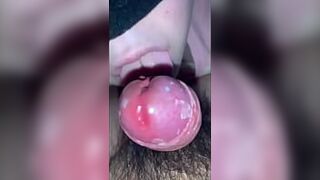 Японская девушка очищает член смегмы ртом - порно видео