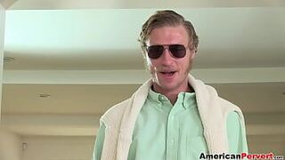 Горячая йога в тройничке - порно видео