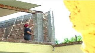 Каменщик - порно видео